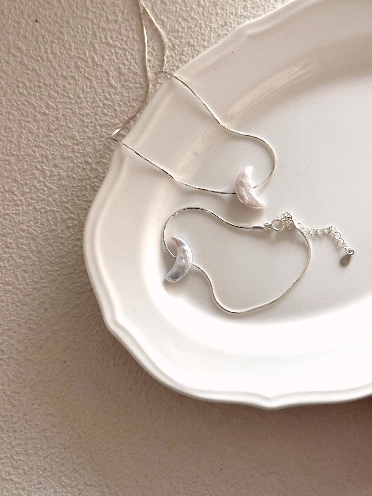 Crescent moon baroque pearl bracelet in 925 sterling silver, photo 5