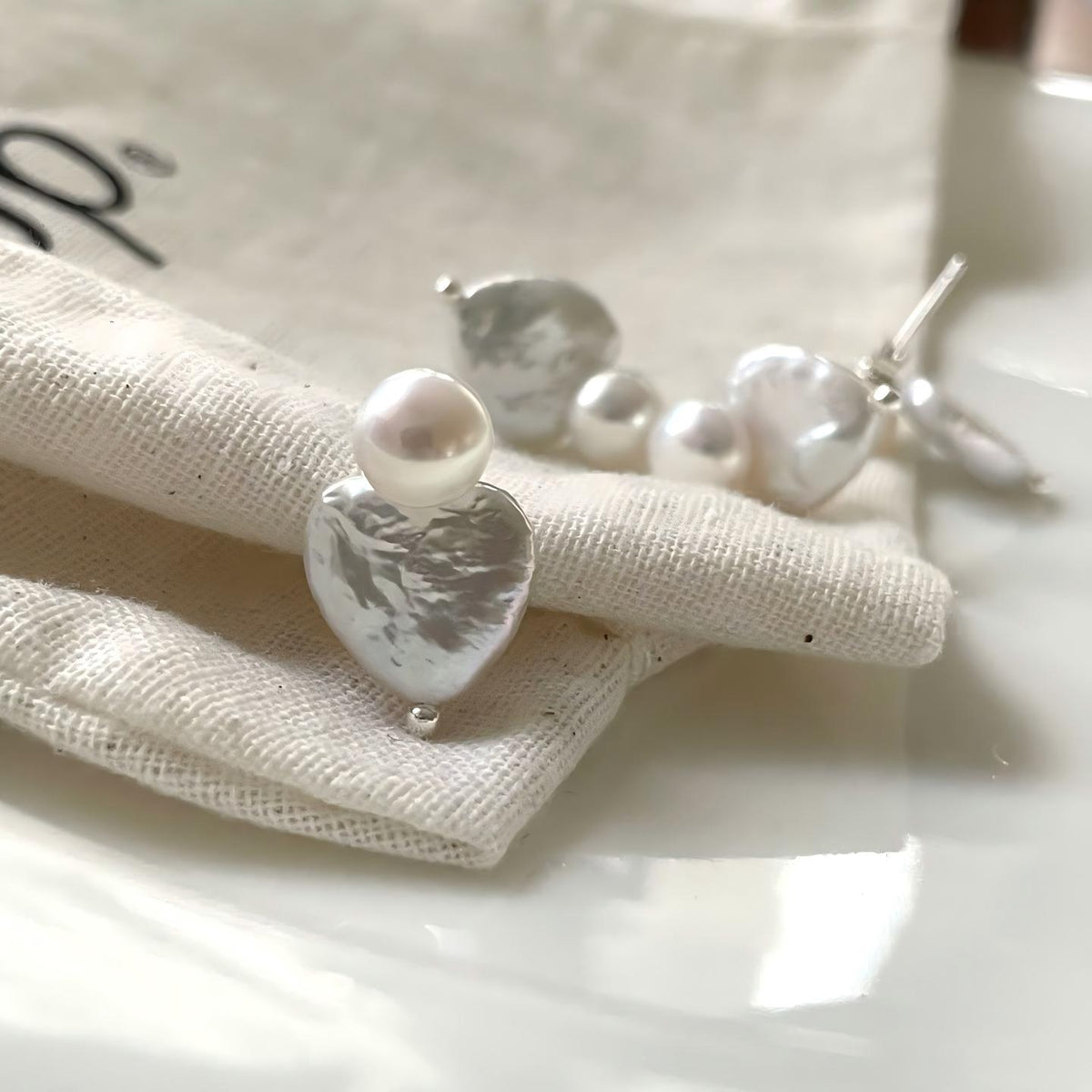 Detachable heart baroque pearl stud earrings in 925 sterling silver