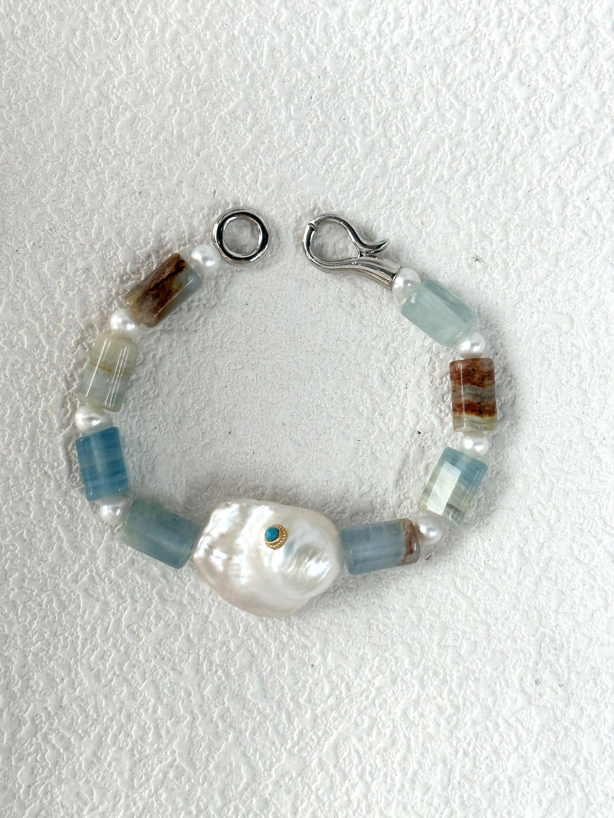 Blue turquoise and baroque pearl beaded bracelet, photo 5