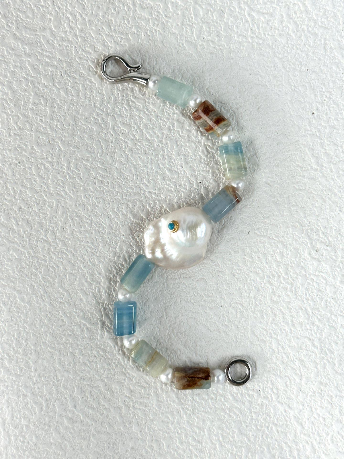 Blue turquoise and baroque pearl beaded bracelet