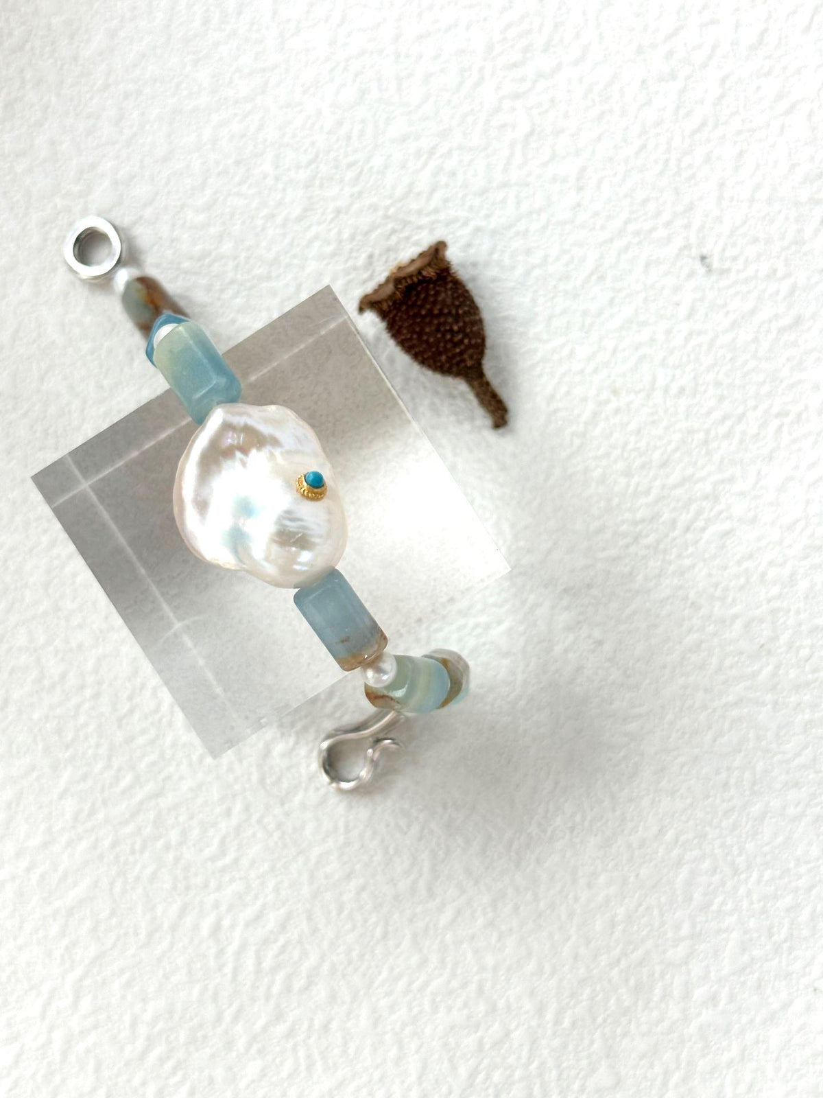 Blue turquoise and baroque pearl beaded bracelet, photo 3