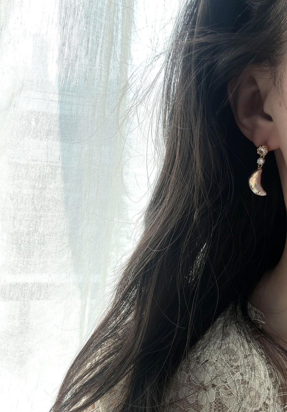 Iridescent moon baroque pearl dangle earrings, 18k gold plated, photo 2