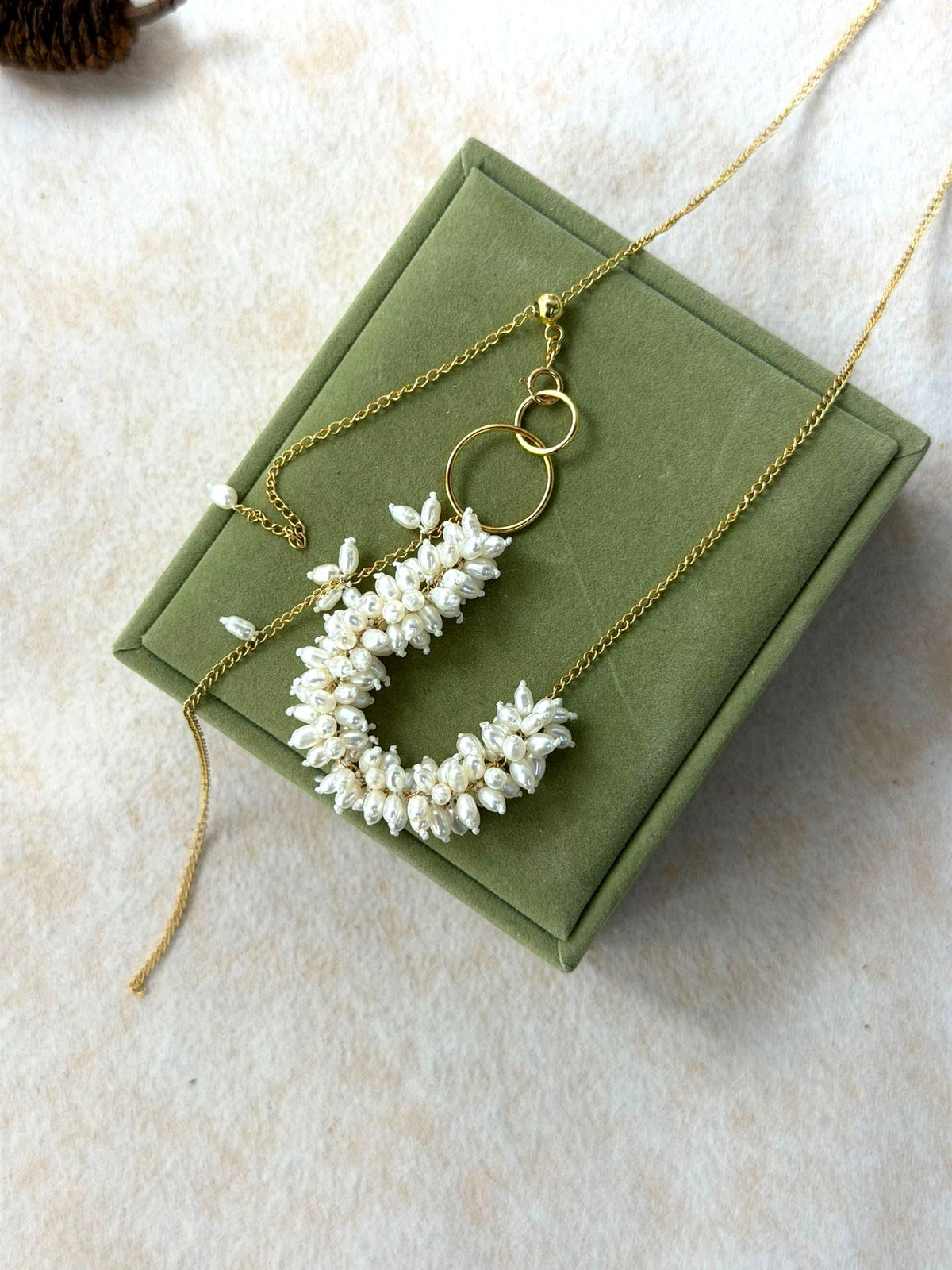 Wheat Ear Pearl Lariat Necklace — Baroque Rice Pearl Cluster on Gold Chain