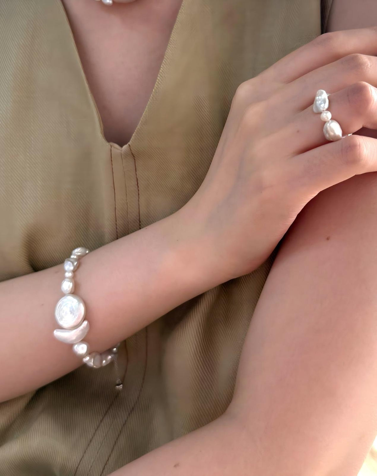 Sun and moon baroque pearl bracelet in sterling silver, photo 2