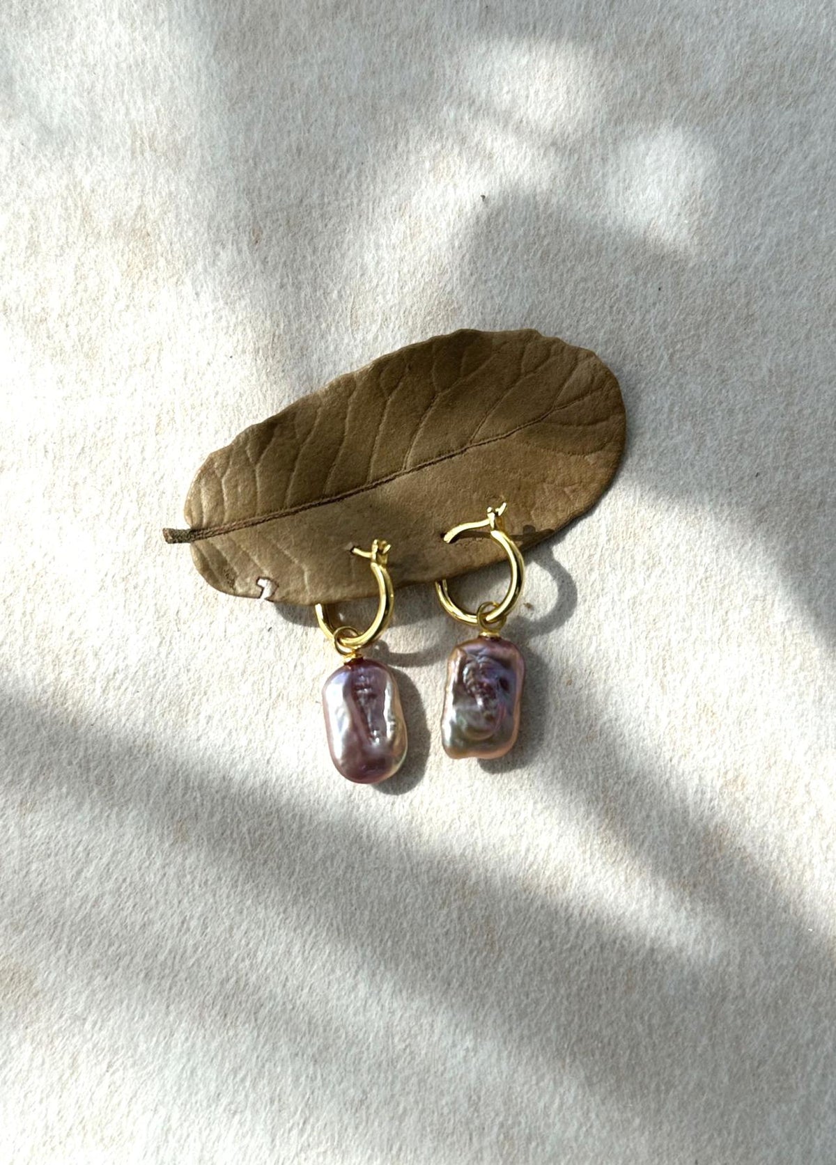 Iridescent purple rectangle pearl huggie earrings, 18k gold plated, photo 6