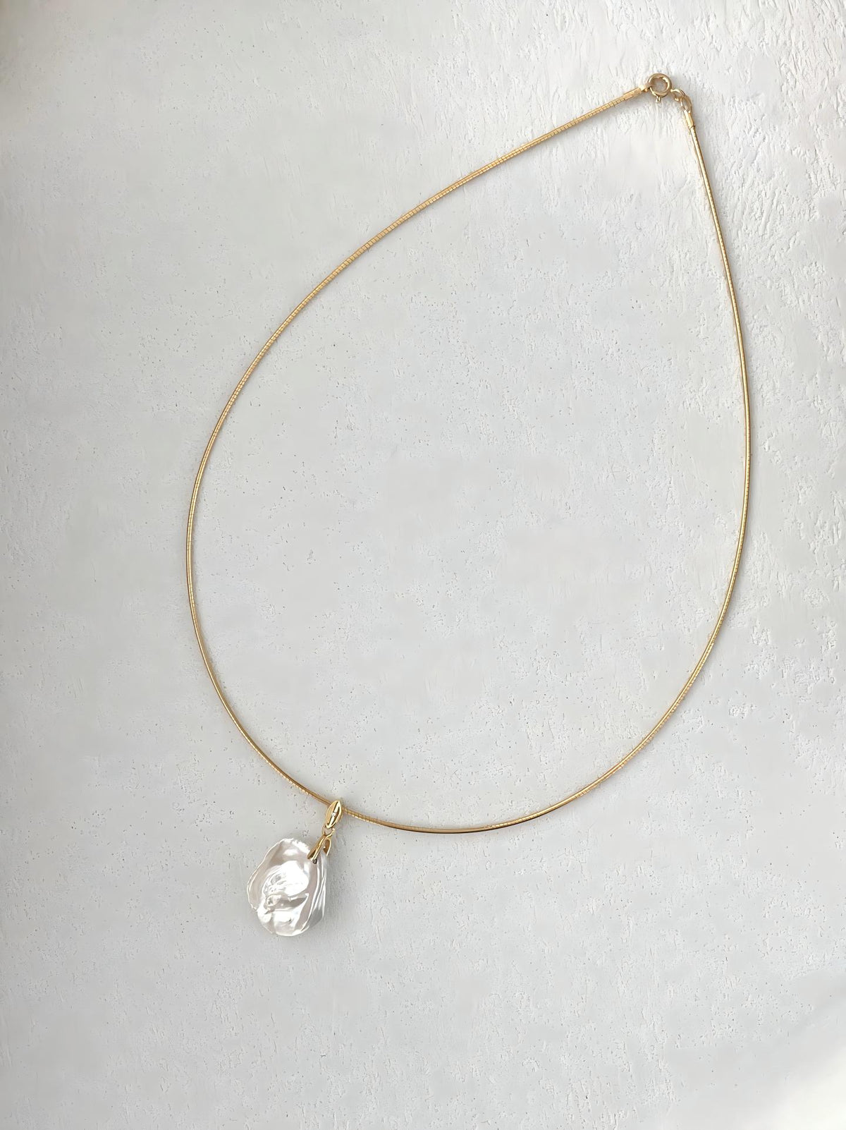 Petal baroque pearl choker necklace, 18k gold plated, photo 4