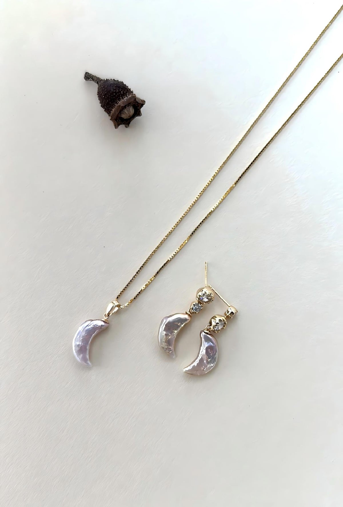 Crescent moon baroque pearl pendant necklace, 18k gold plated, photo 6