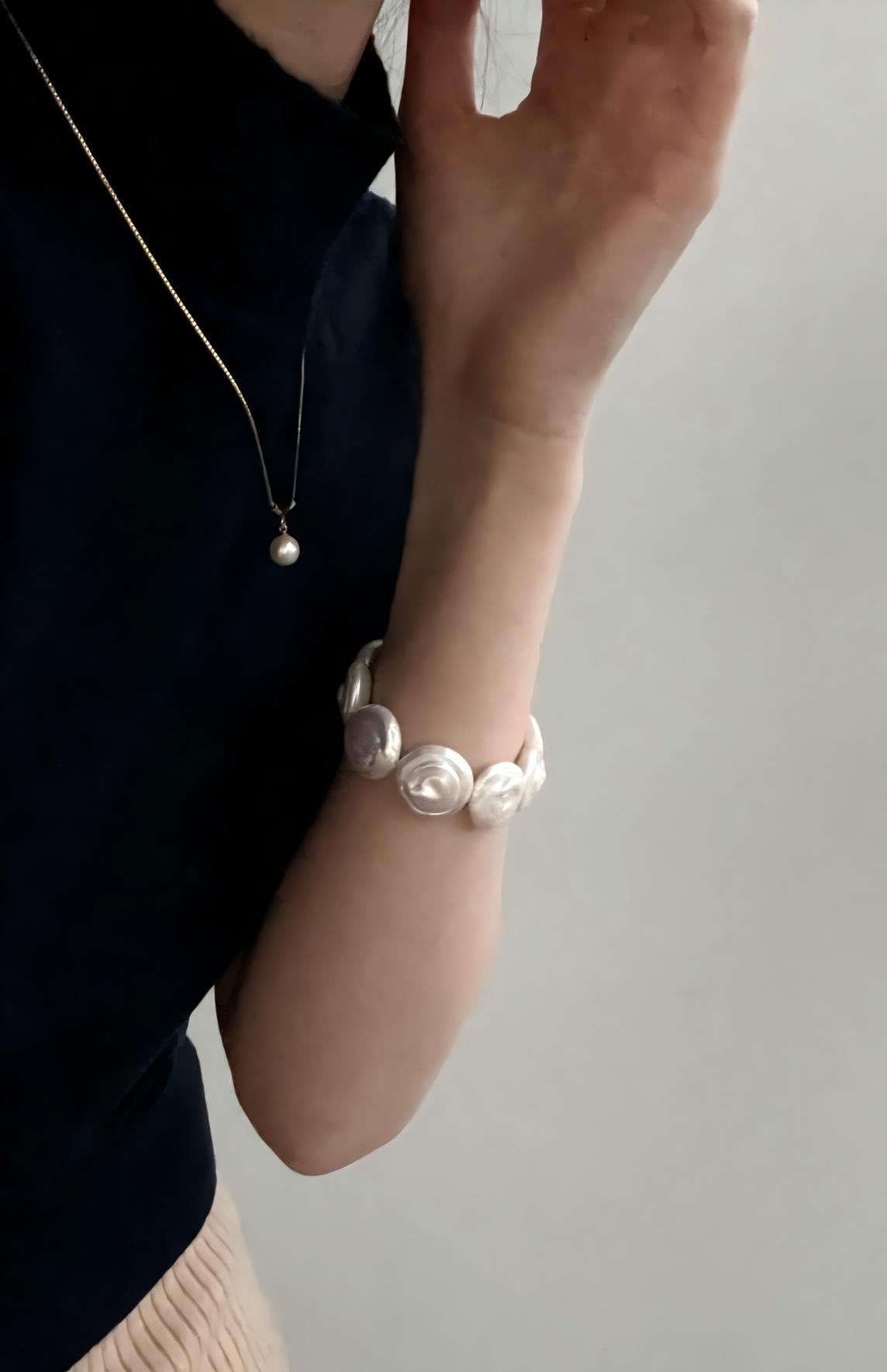 Vintage Romance baroque coin pearl bracelet, photo 2