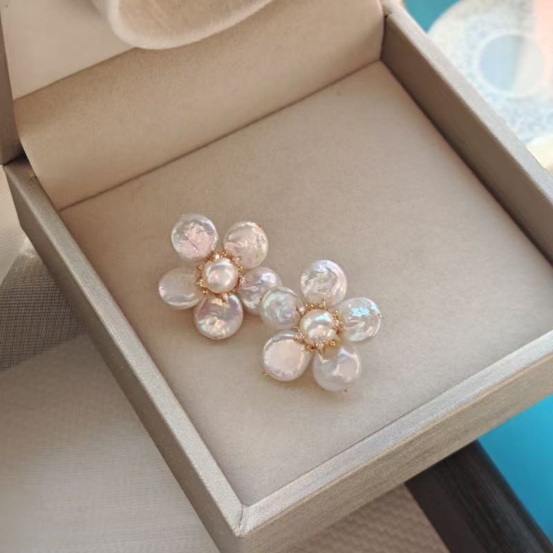 Baroque pearl blossom flower stud earrings, 18k gold plated, photo 3